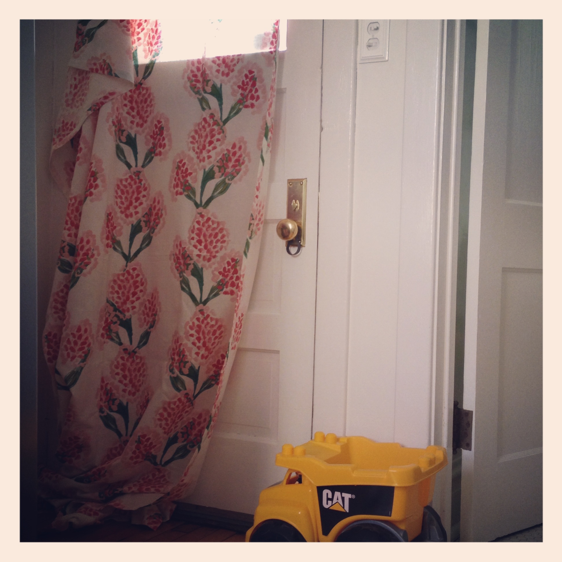 Speckled Bloom Curtains in the Kitchen
