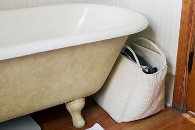 Faux-Finished Clawfoot Bathtub