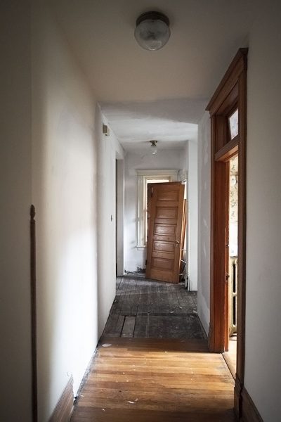 Hallway: Now with Walls!