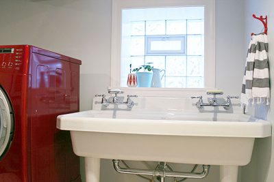 Making it Lovely's Laundry Room