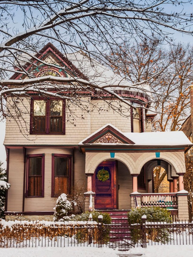 Making it Lovely's Victorian Home in HGTV Magazine's Christmas 2015 Issue