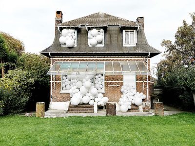 Invasion - Balloon Installations by Charles Pétillon