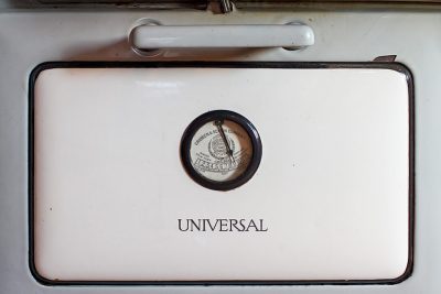 Antique Universal Stove, Chicago 1918 — Half wood burning, half gas range