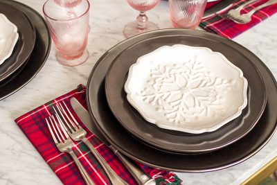 Berry and Thread Snowfall Plates by Juliska from CarefulPeach | Making it Lovely